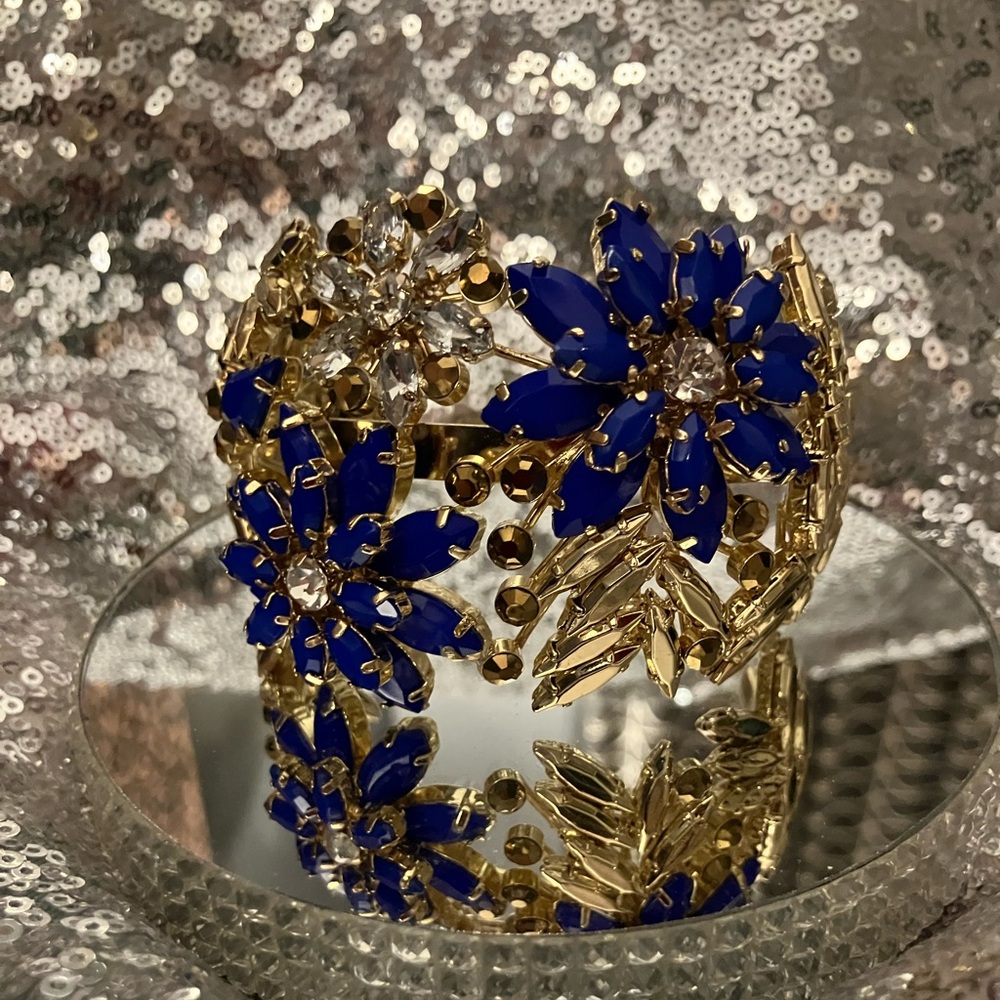 BCBGMaxAzria Blue and Gold Floral Bracelet - Video